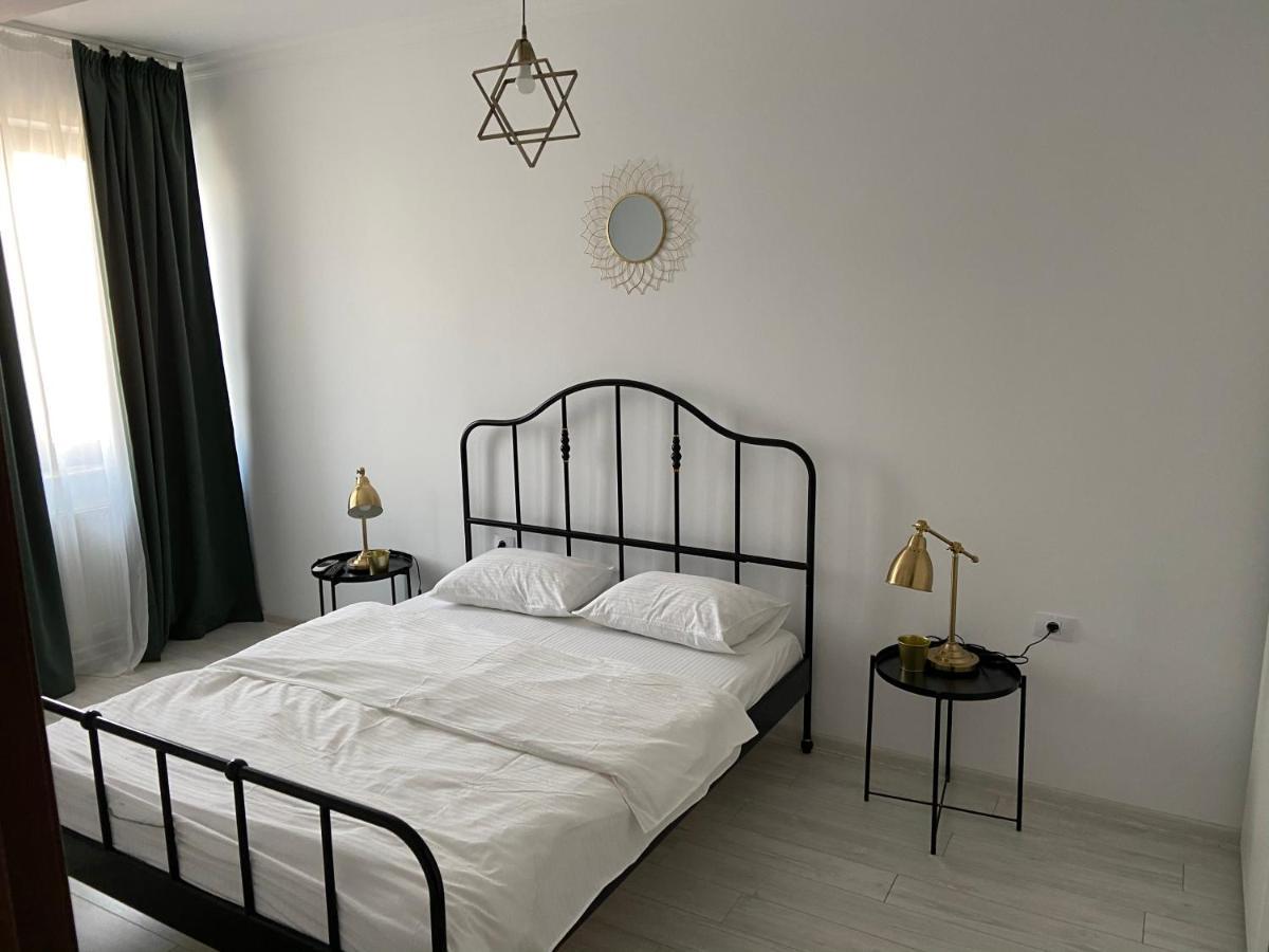 Beach Vibe Apartments Solid Residence Мамая Екстериор снимка