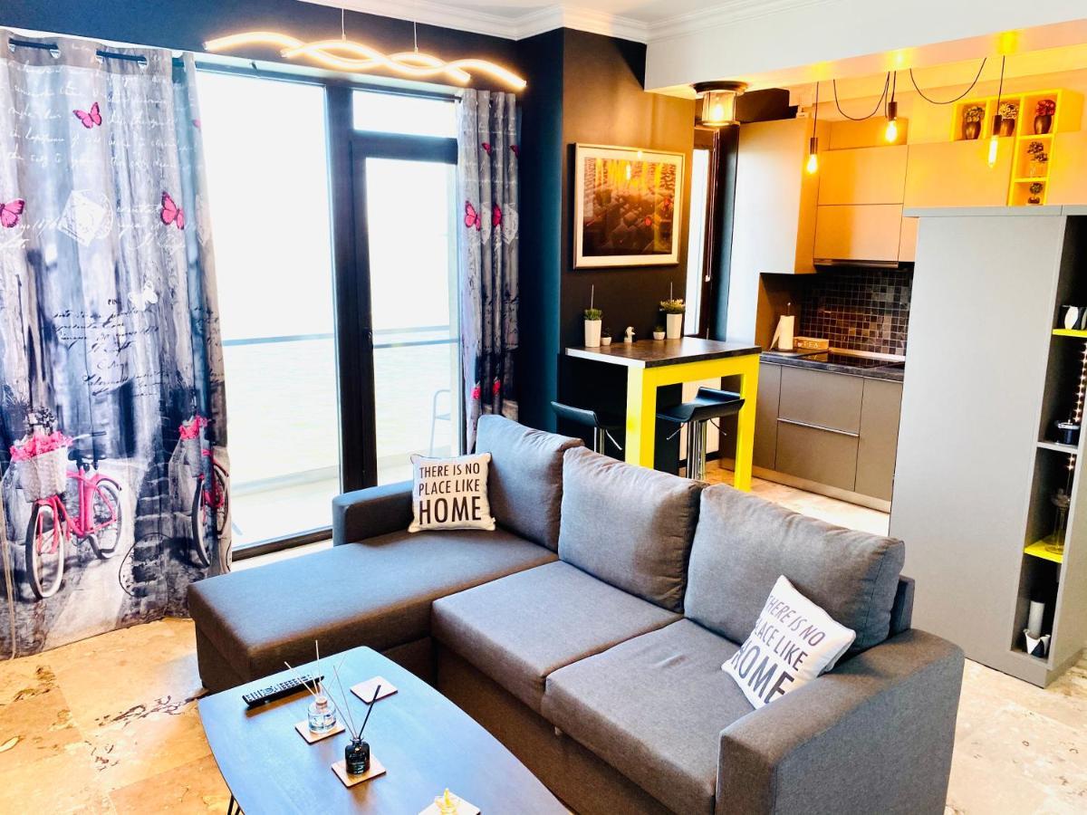 Beach Vibe Apartments Solid Residence Мамая Екстериор снимка